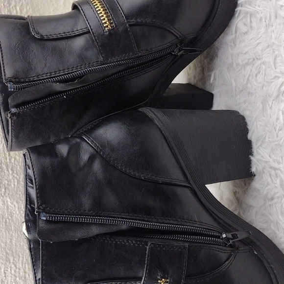 Soda Black Faux Leather Dual Zip Buckle   Round Toe Stacked Heel Moto Ankle Boot - Picture 5 of 16